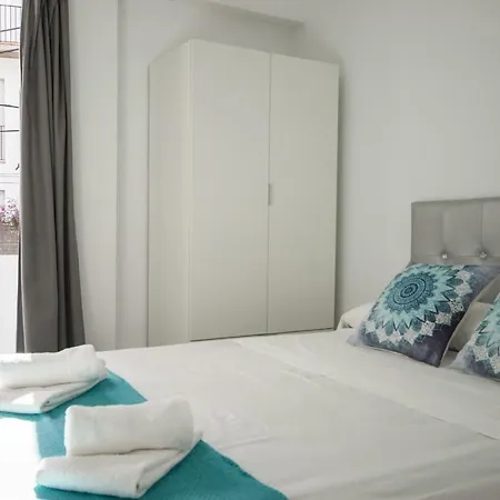Hostel Lets Holidays