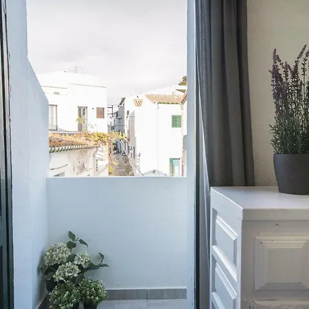 Hostel Lets Holidays Cadaques